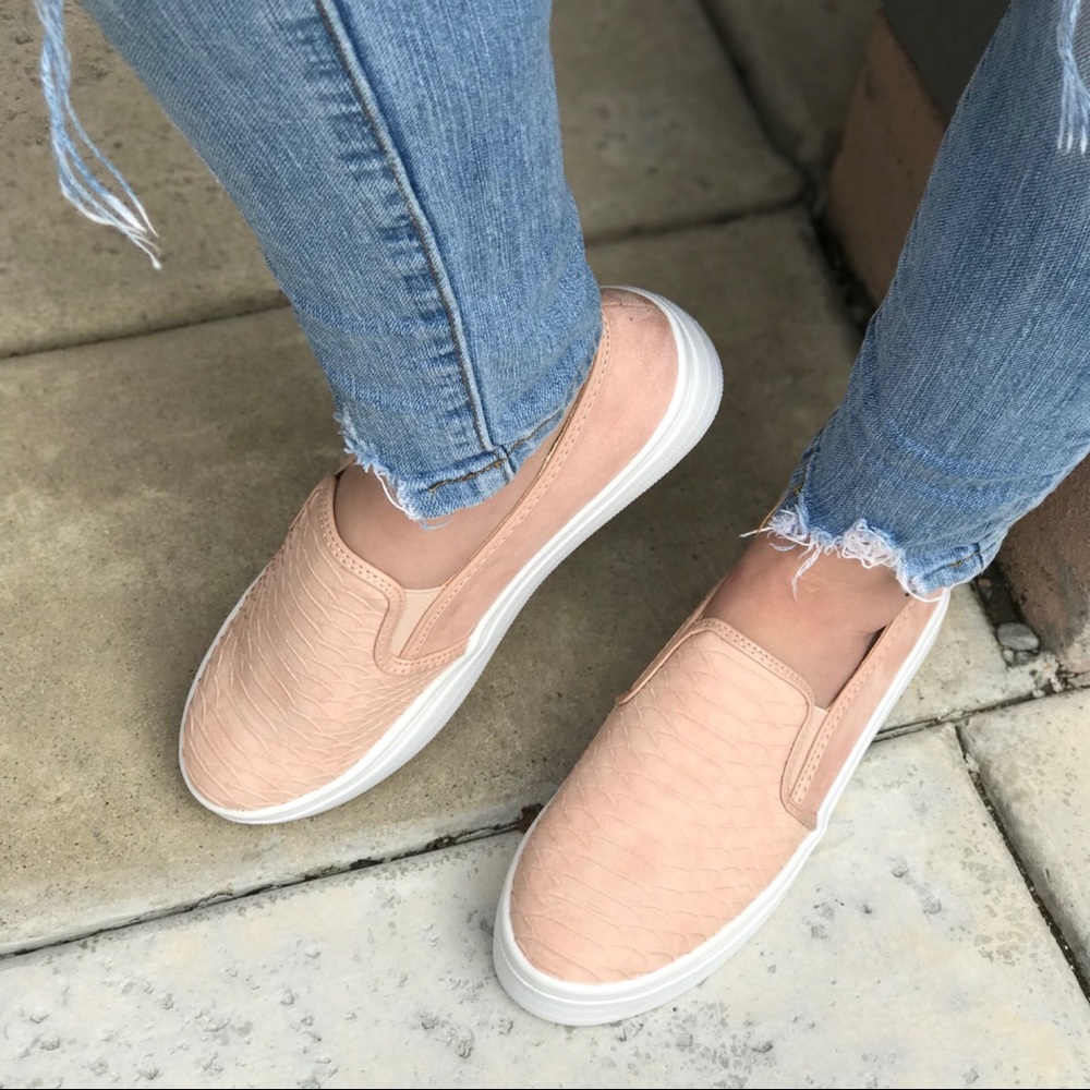 SIZE CLEARANCE‼️Peyton Slip on Sneakers-Salmon - Picture 5 of 7